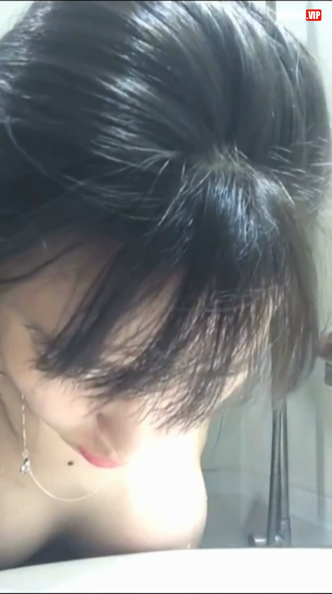 Địt từ nhà tắm ra tới giường - viet69